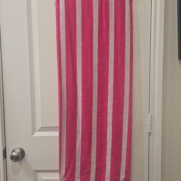 Juicy Couture Home Signature Logo Striped Oversized Jacquard Beach Towel - Picture 6 of 6